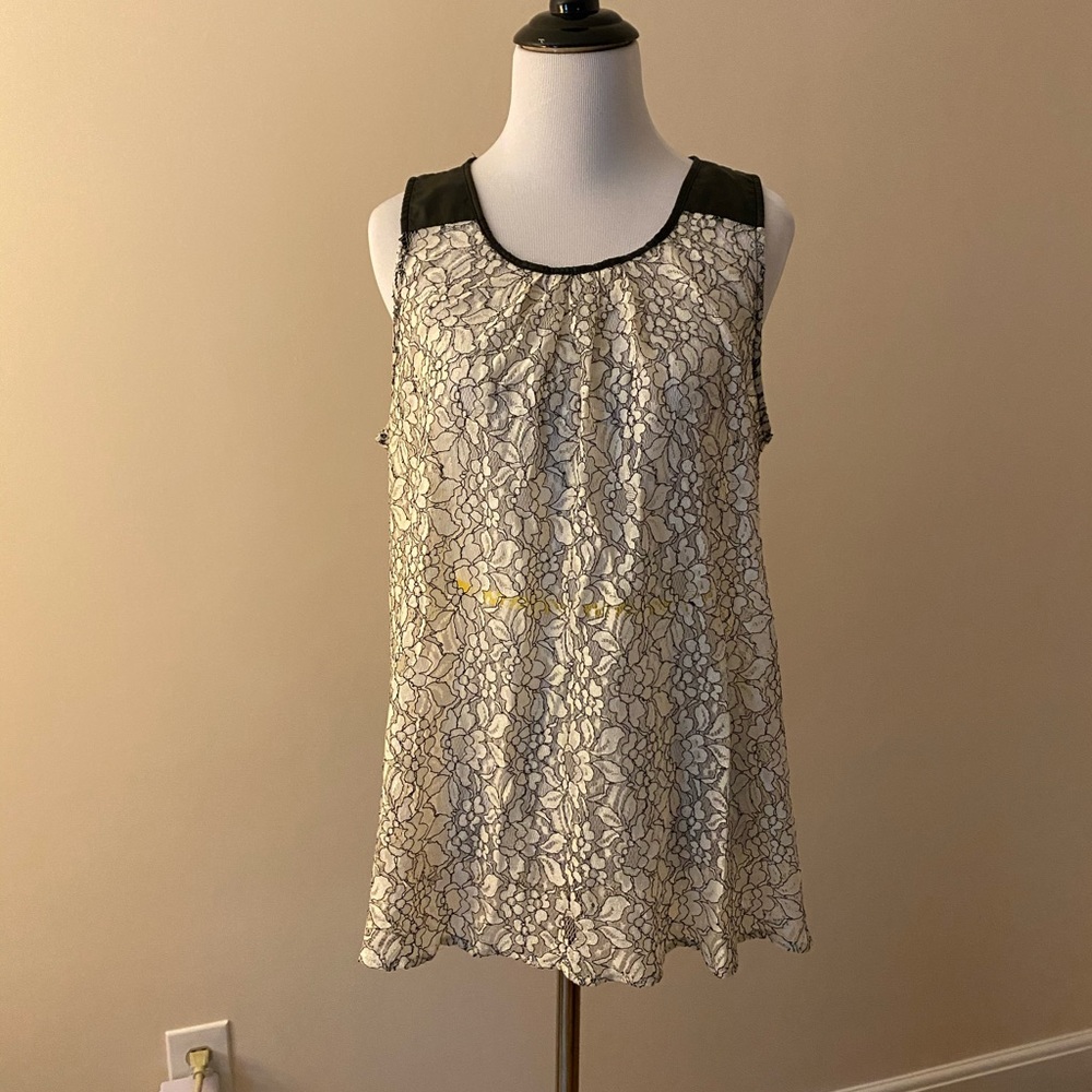 Lace sleeveless top